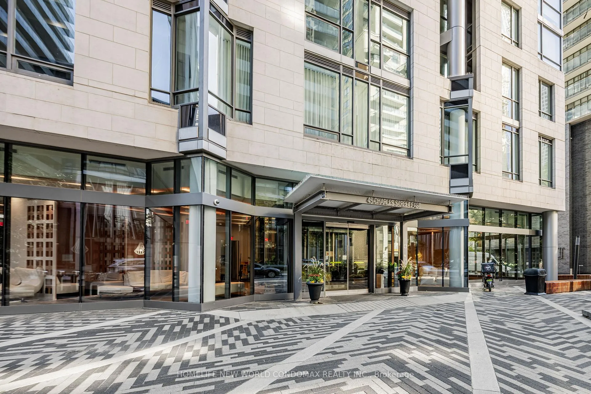 Front of Unit 5010, 45 Charles Street E