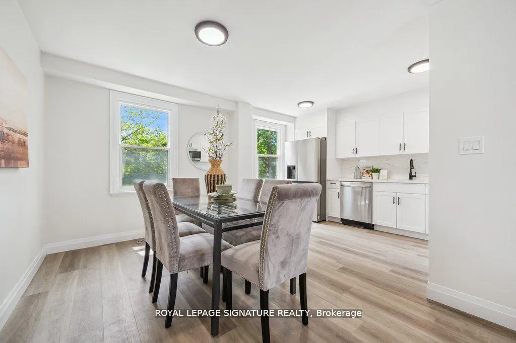 Photo 3 of 1856 John Street, Markham, Bayview Fairway-Bayview Country Club Estates — HOMEH