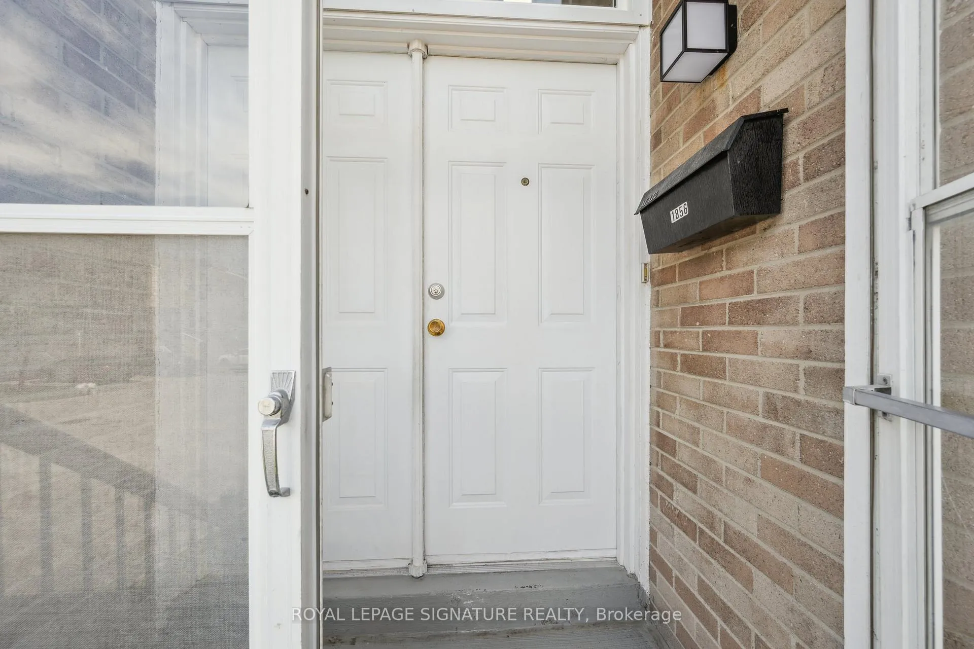 Photo 10 of 1856 John Street, Markham, Bayview Fairway-Bayview Country Club Estates — HOMEH
