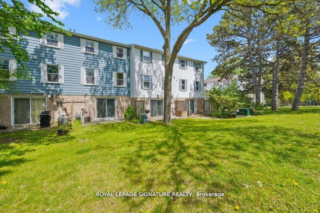 Photo 12 of 1856 John Street, Markham, Bayview Fairway-Bayview Country Club Estates — HOMEH