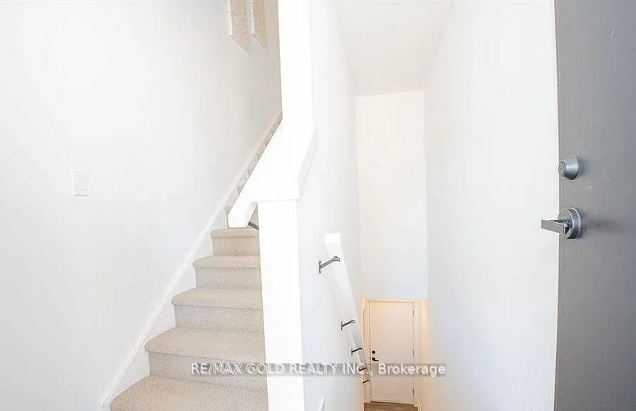 Photo 3 of Unit 34, 99 Roger Street, Waterloo, Uptown Waterloo/Westmount — HOMEH
