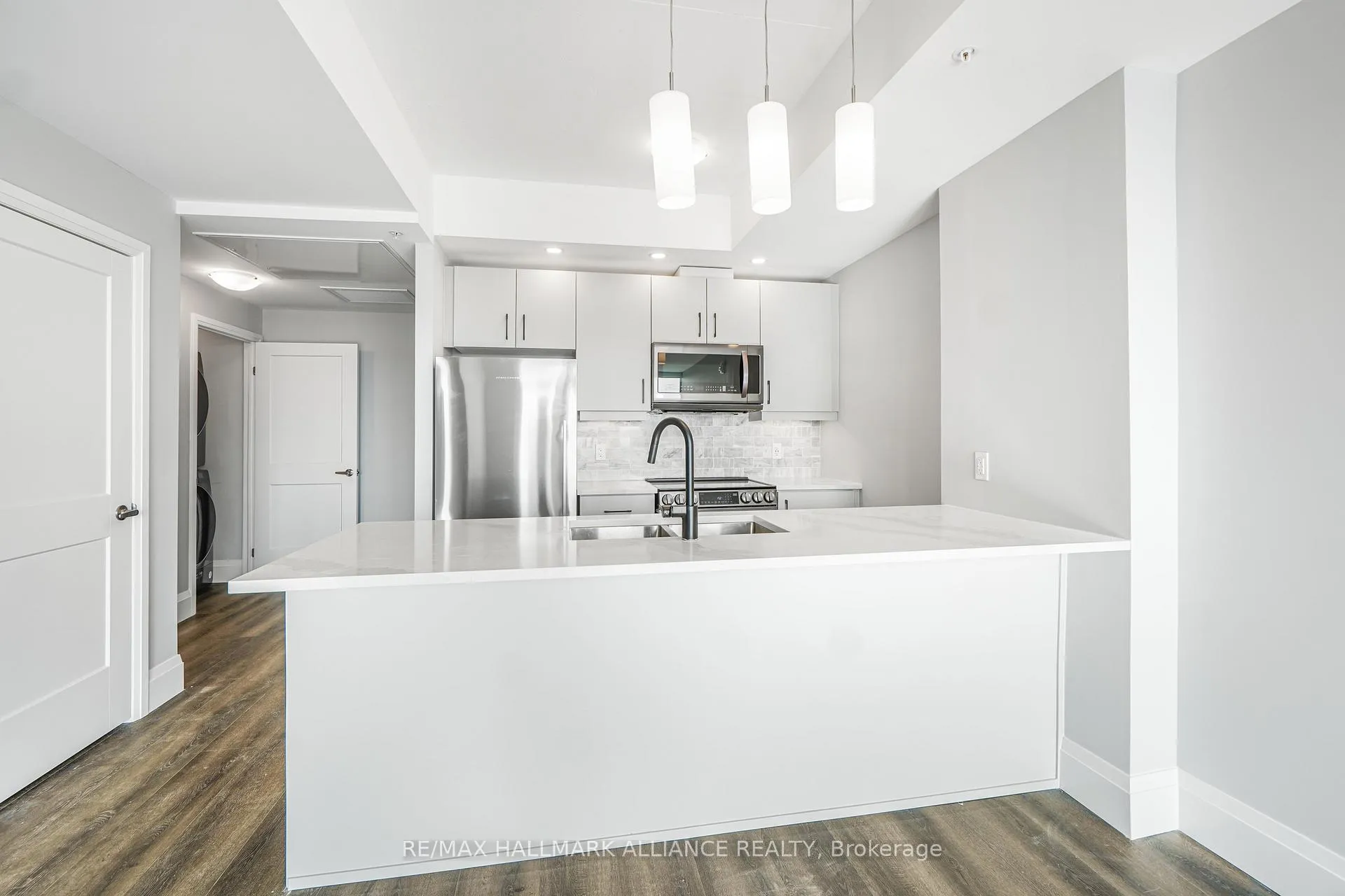 Photo 1 of Unit 1406, 108 Garment Street, Kitchener — HOMEH