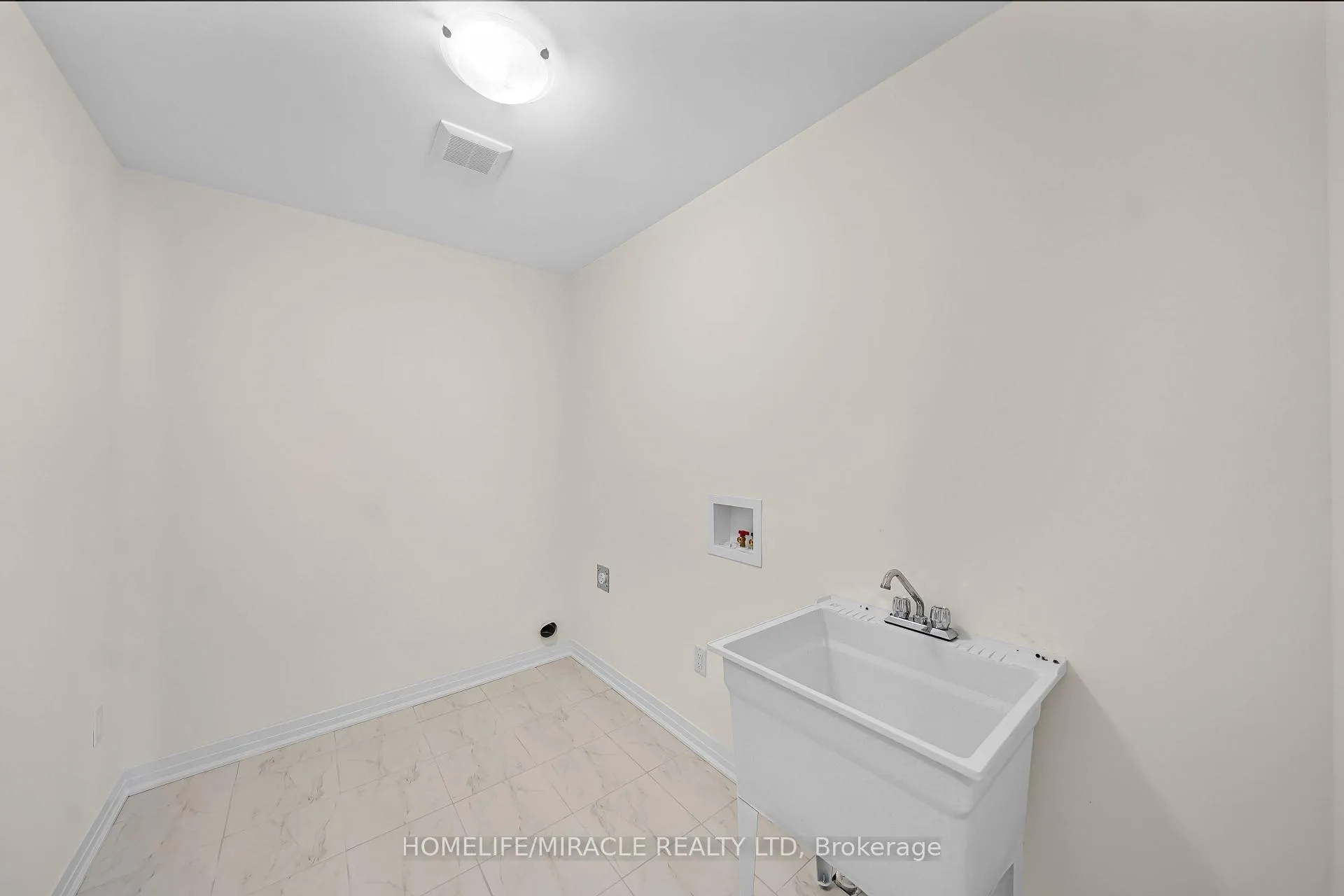 Photo 40 of 103 Windermere Boulevard, Loyalist, Bath — HOMEH