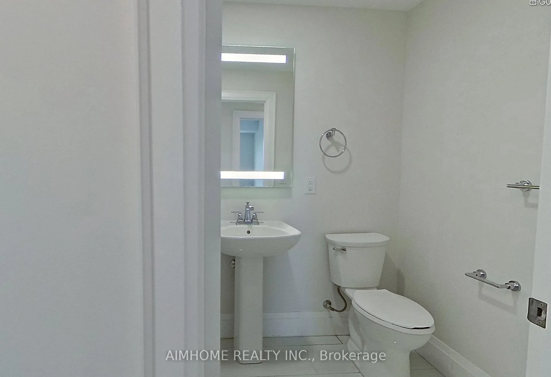 Front of Unit 1102, 460 Columbia Street W