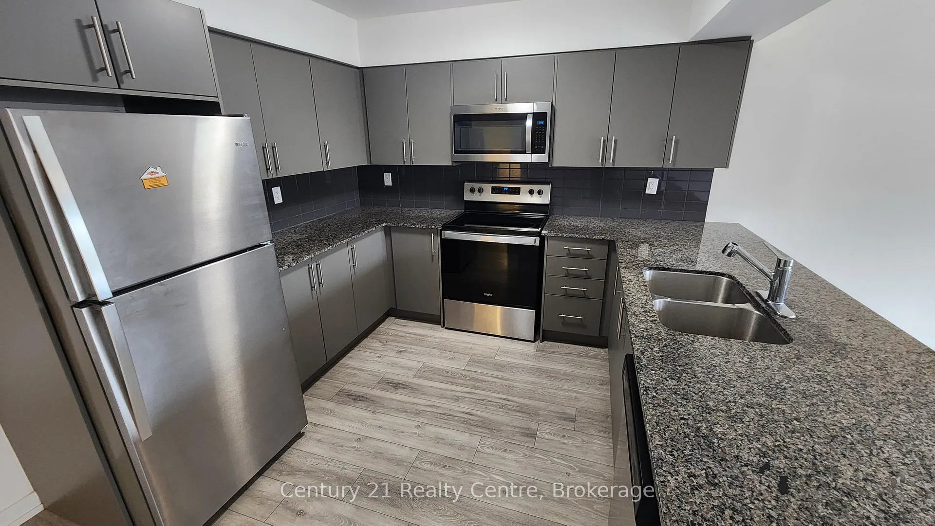 Photo 5 of 191 West Oak Trail, Kitchener, Rosenburg — HOMEH