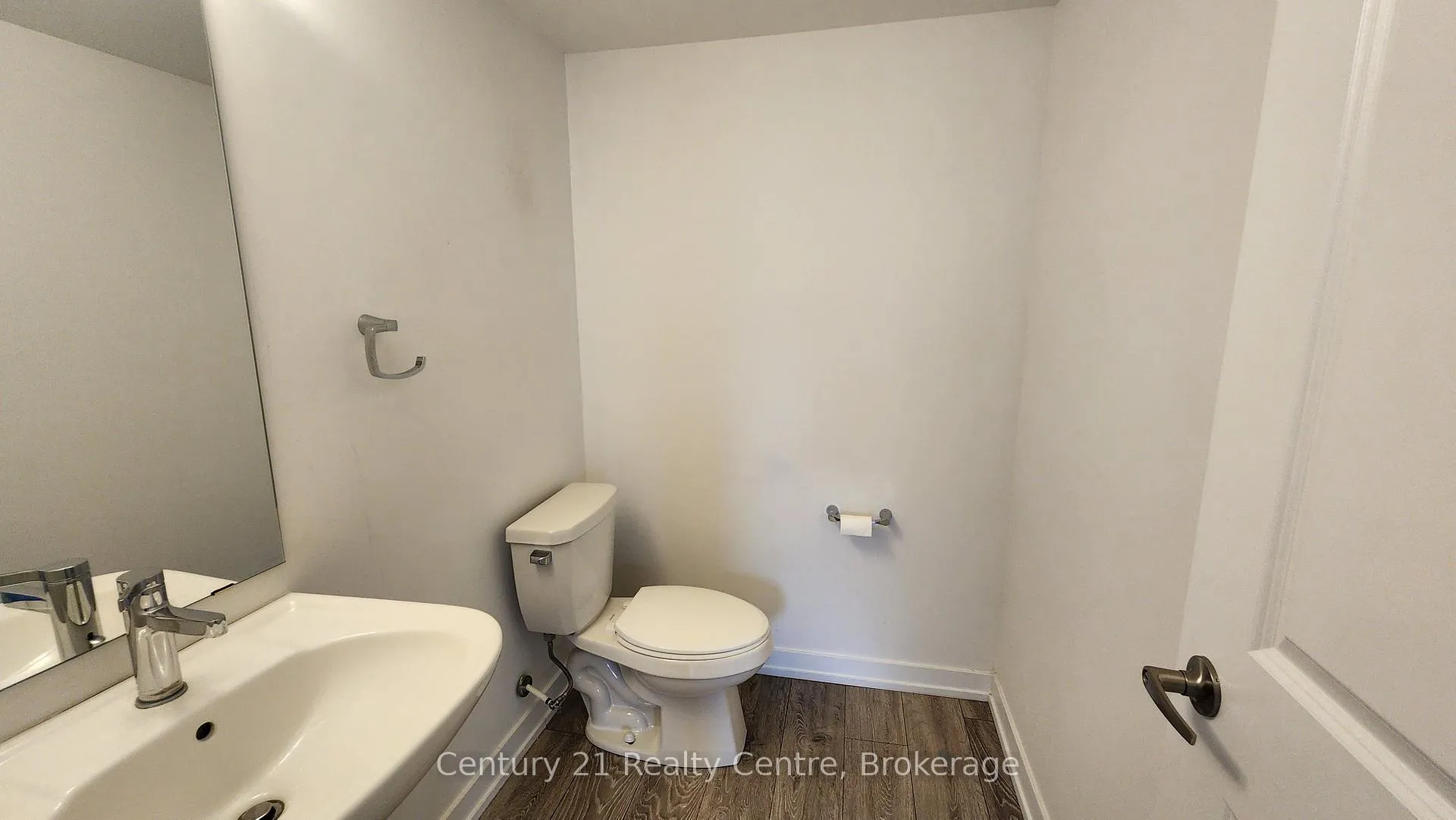 Photo 6 of 191 West Oak Trail, Kitchener, Rosenburg — HOMEH