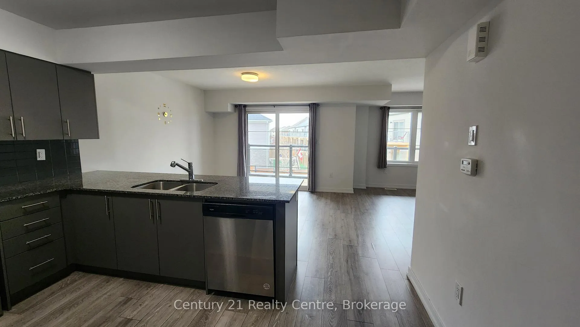 Photo 9 of 191 West Oak Trail, Kitchener, Rosenburg — HOMEH