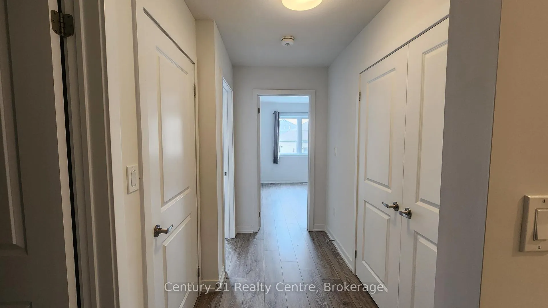 Photo 10 of 191 West Oak Trail, Kitchener, Rosenburg — HOMEH