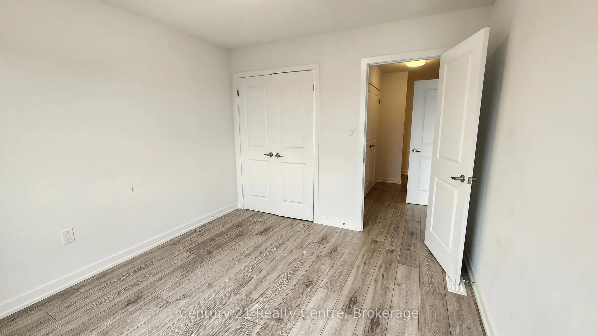 Photo 11 of 191 West Oak Trail, Kitchener, Rosenburg — HOMEH