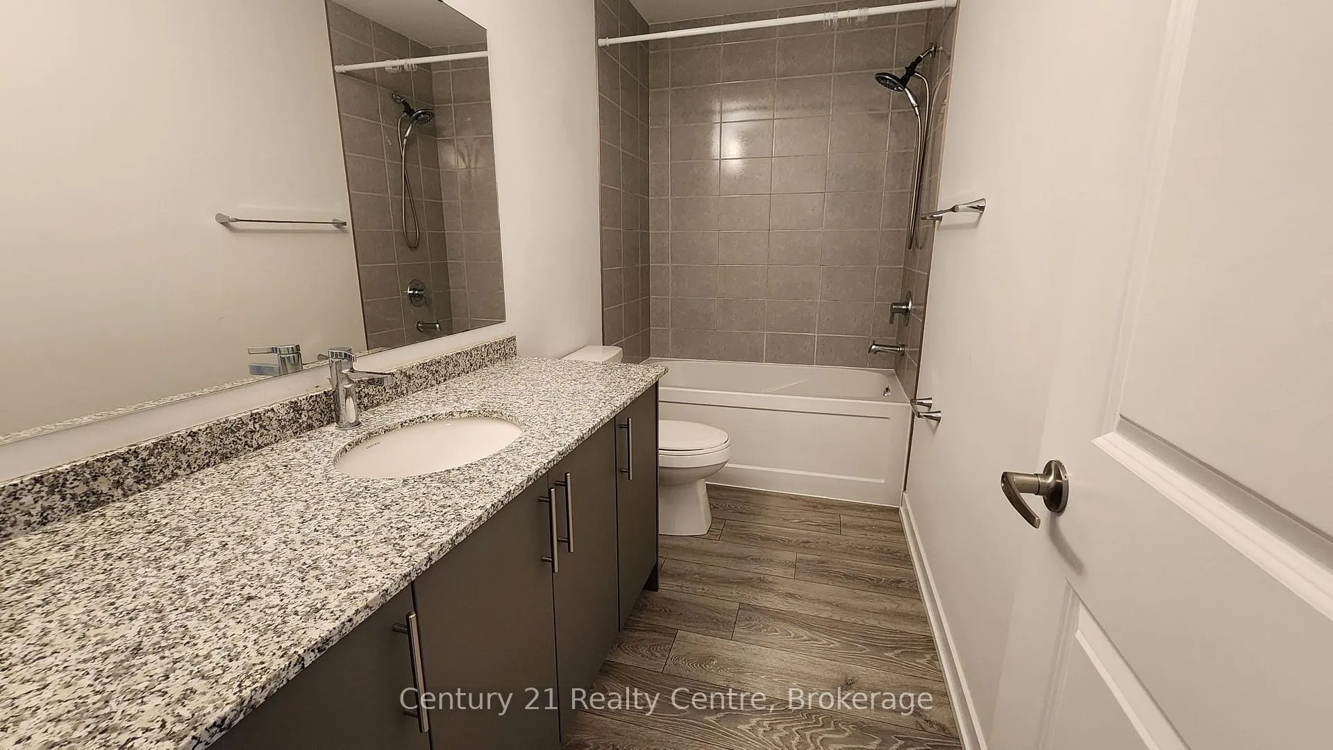 Photo 12 of 191 West Oak Trail, Kitchener, Rosenburg — HOMEH
