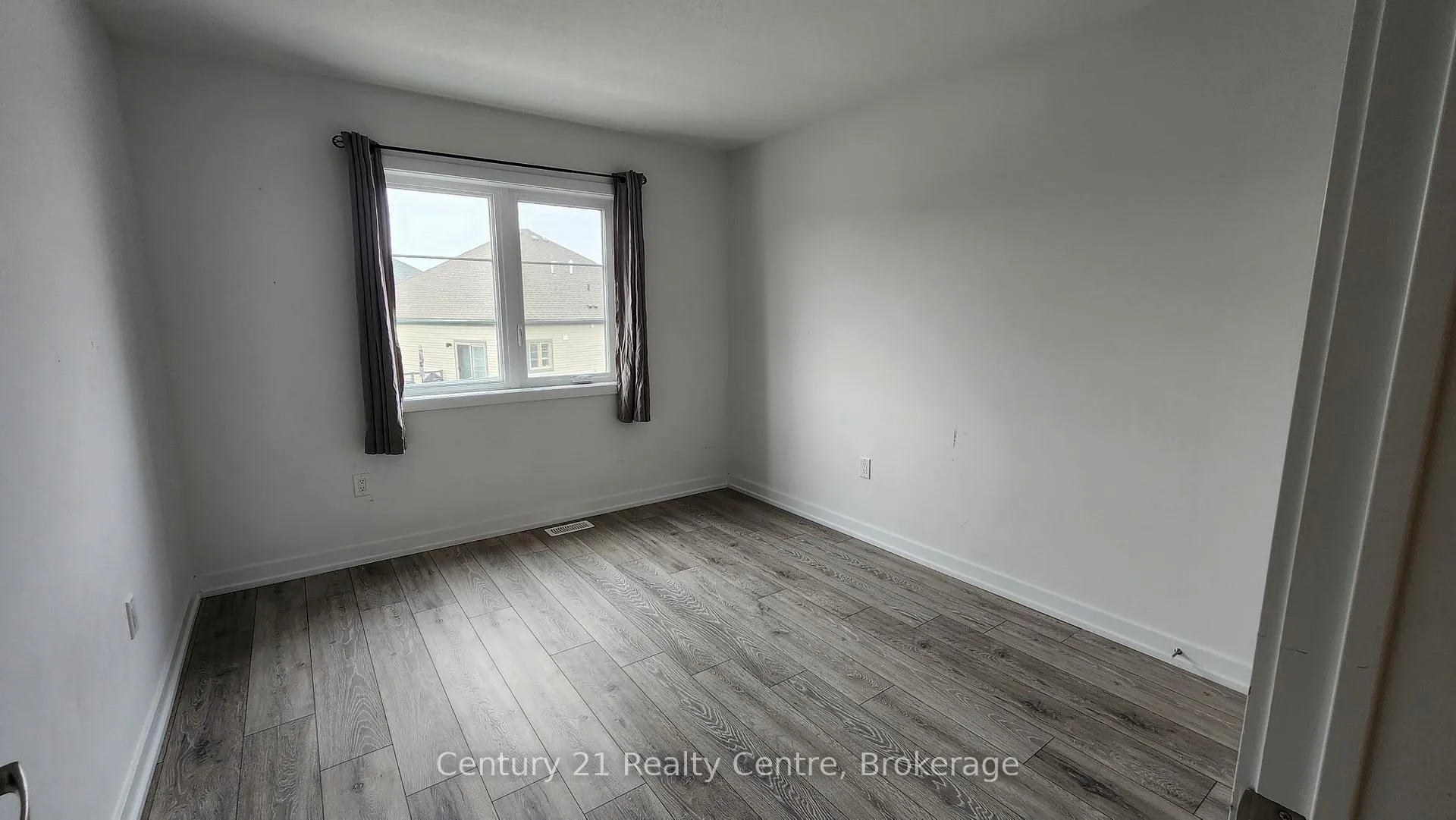 Photo 14 of 191 West Oak Trail, Kitchener, Rosenburg — HOMEH