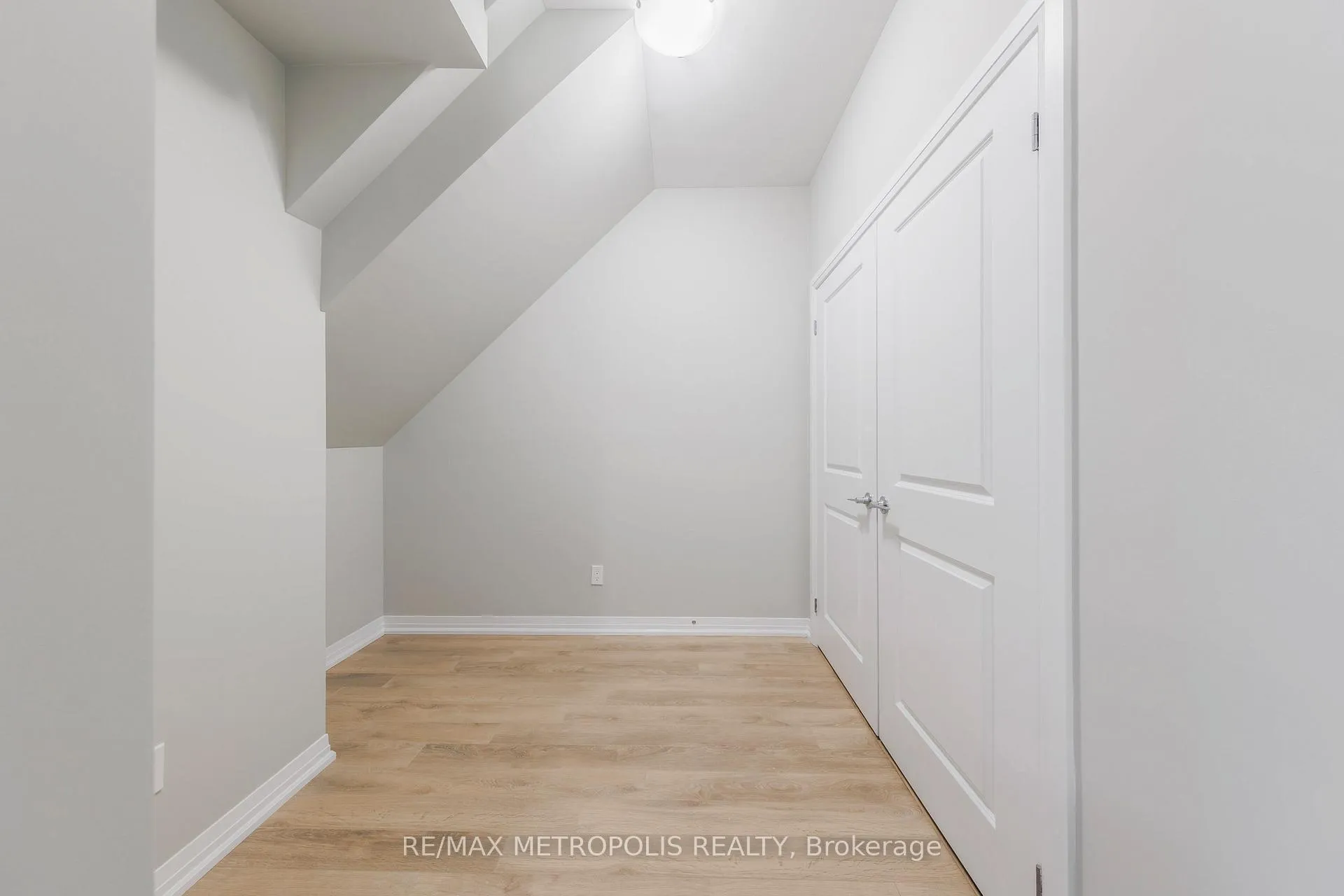 Photo 7 of Unit 719, 2635 William Jackson Drive, Pickering, Duffin Heights — HOMEH