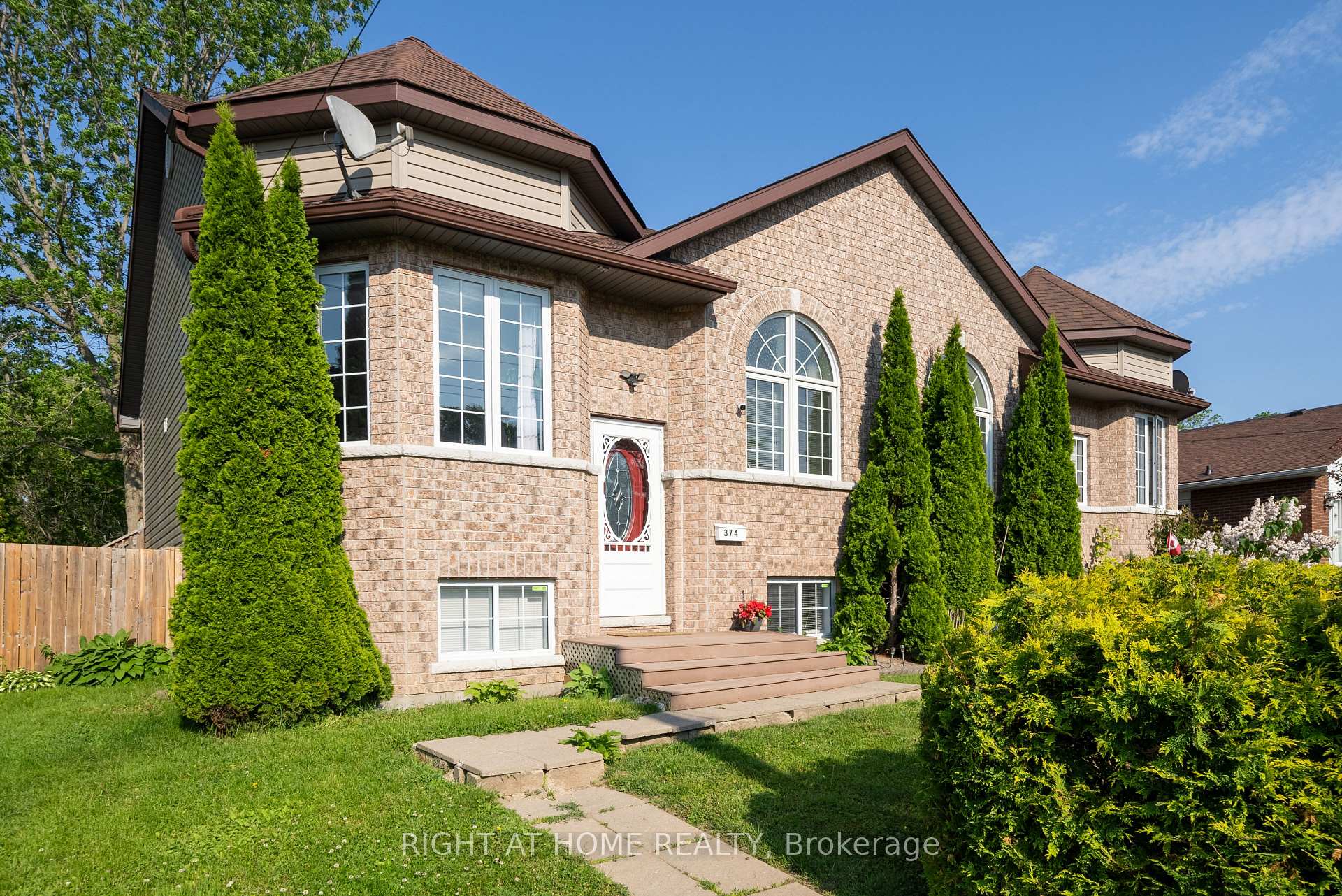 Front of 374 Margaret Street