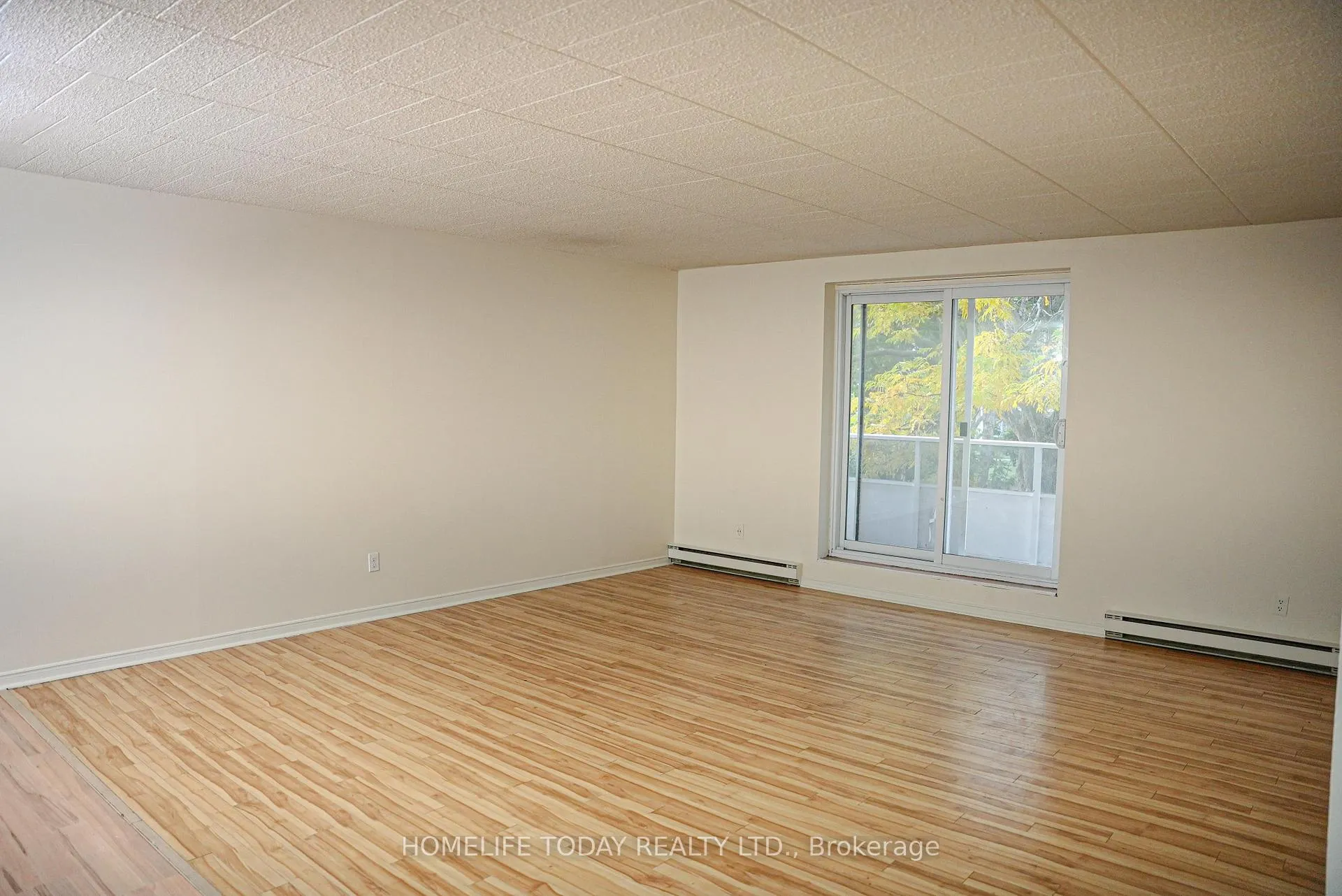 Photo 4 of Unit 204, 71 Vanier Drive, Kitchener, Rockway — HOMEH