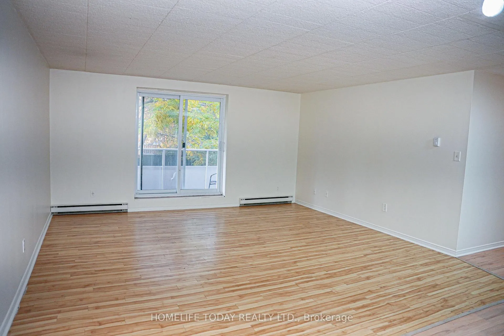 Photo 5 of Unit 204, 71 Vanier Drive, Kitchener, Rockway — HOMEH
