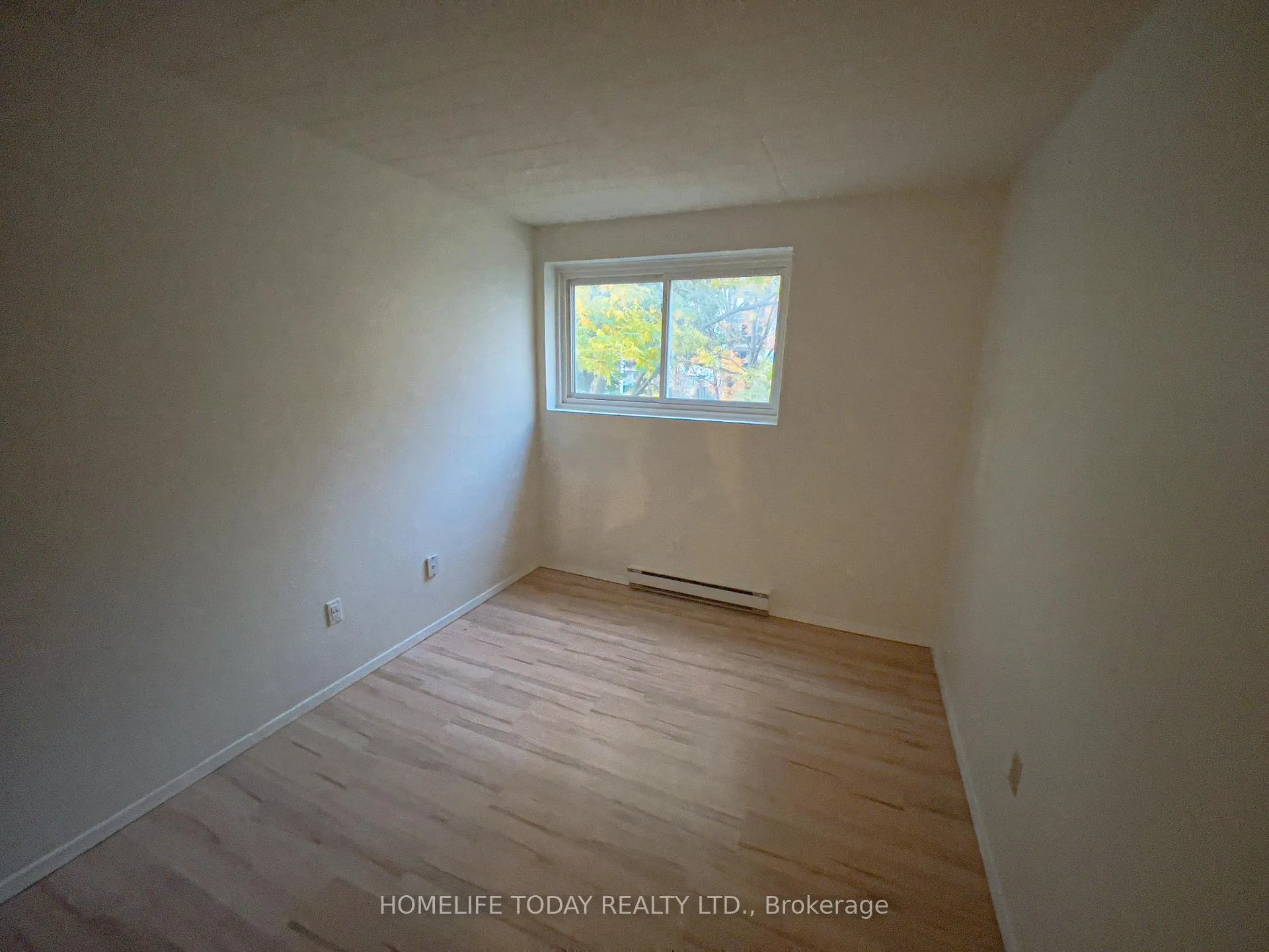 Photo 8 of Unit 204, 71 Vanier Drive, Kitchener, Rockway — HOMEH