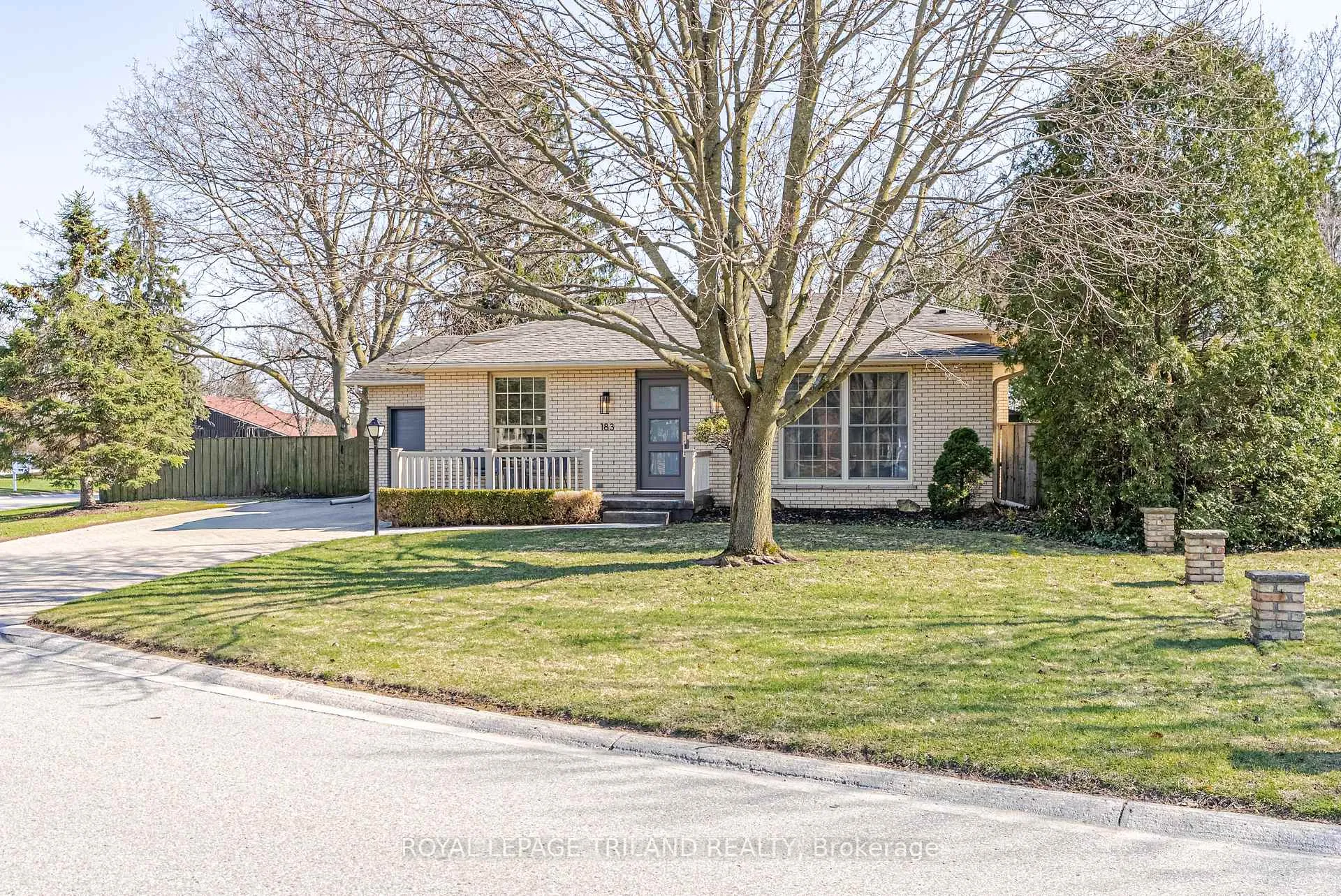 Photo 5 of 183 Canterbury Drive, Thames Centre, Dorchester — HOMEH