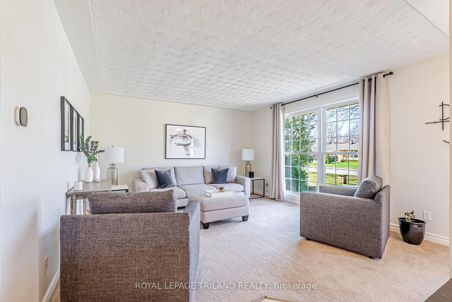 Photo 9 of 183 Canterbury Drive, Thames Centre, Dorchester — HOMEH