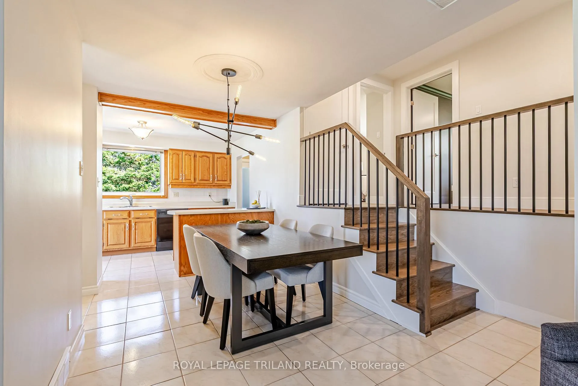 Photo 13 of 183 Canterbury Drive, Thames Centre, Dorchester — HOMEH