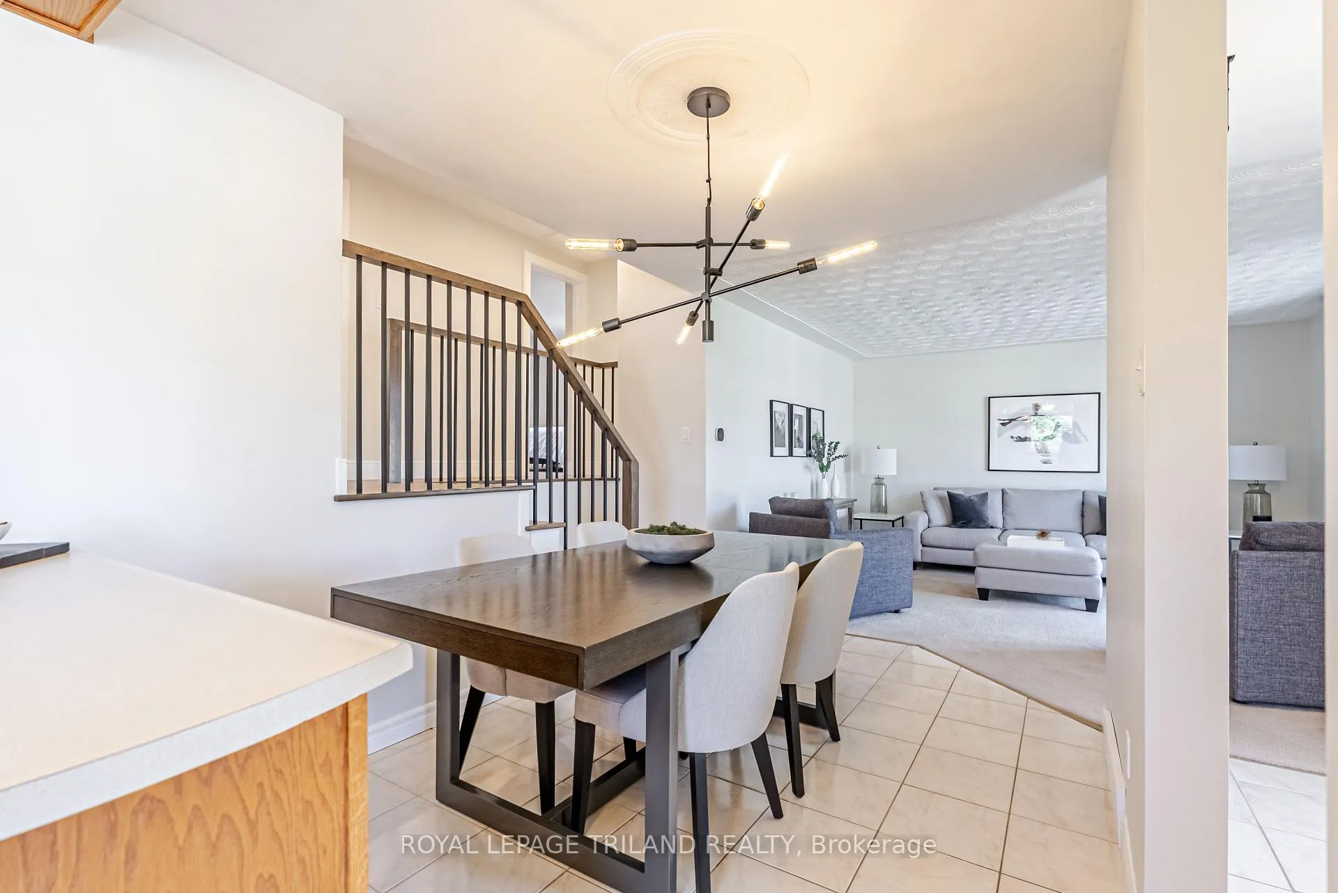 Photo 14 of 183 Canterbury Drive, Thames Centre, Dorchester — HOMEH