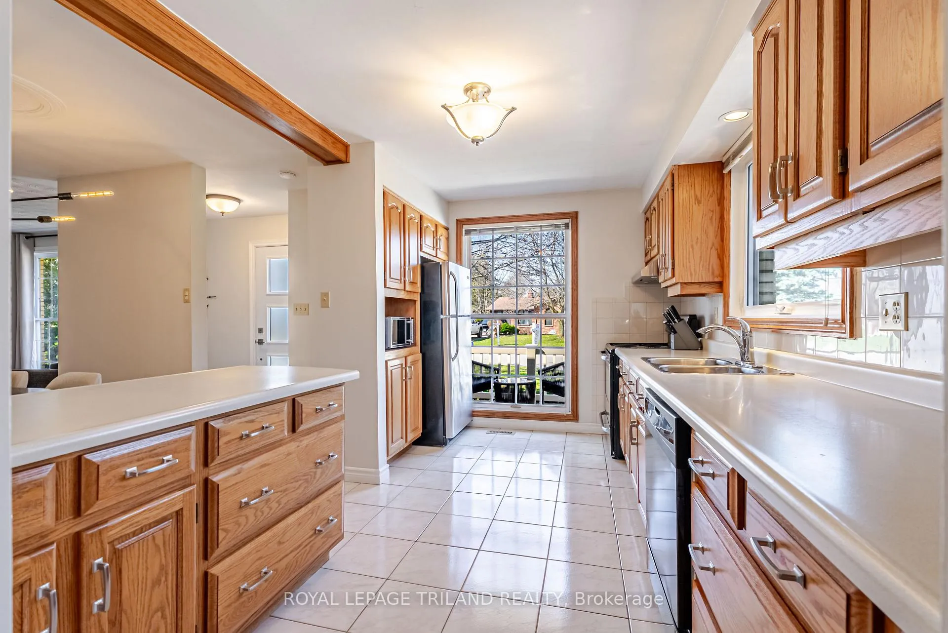 Photo 17 of 183 Canterbury Drive, Thames Centre, Dorchester — HOMEH