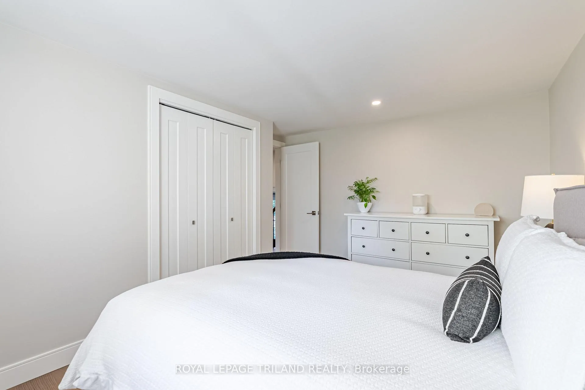 Photo 22 of 183 Canterbury Drive, Thames Centre, Dorchester — HOMEH