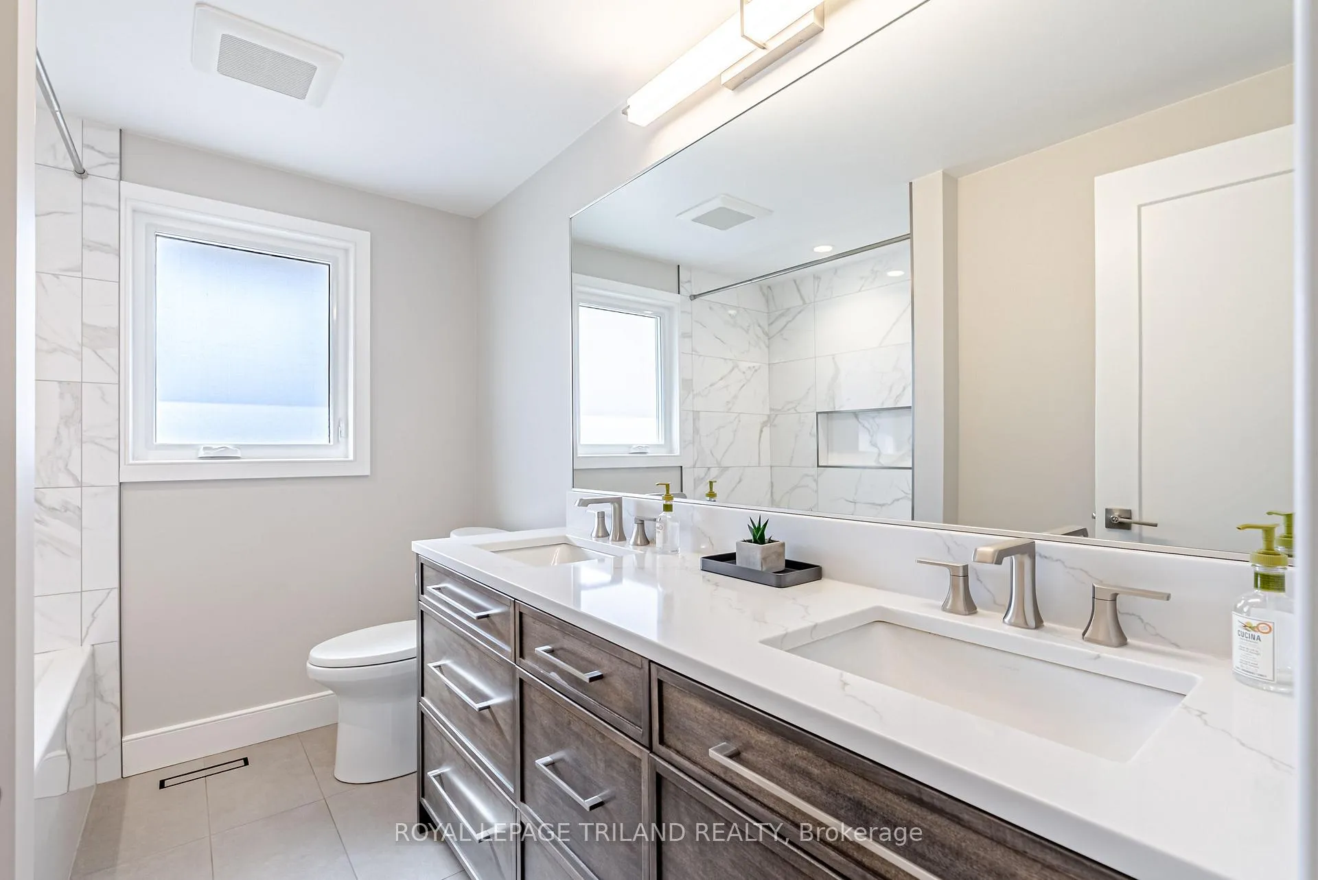 Photo 26 of 183 Canterbury Drive, Thames Centre, Dorchester — HOMEH