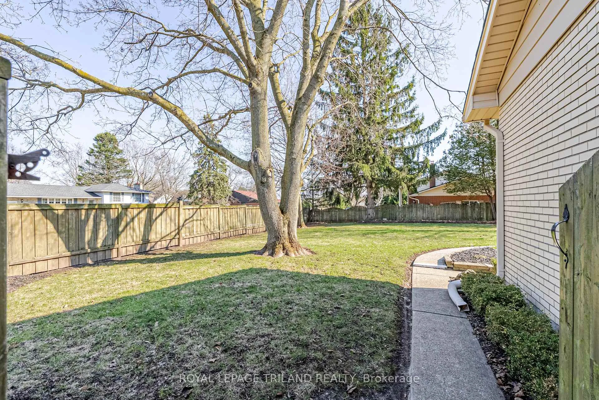 Photo 39 of 183 Canterbury Drive, Thames Centre, Dorchester — HOMEH
