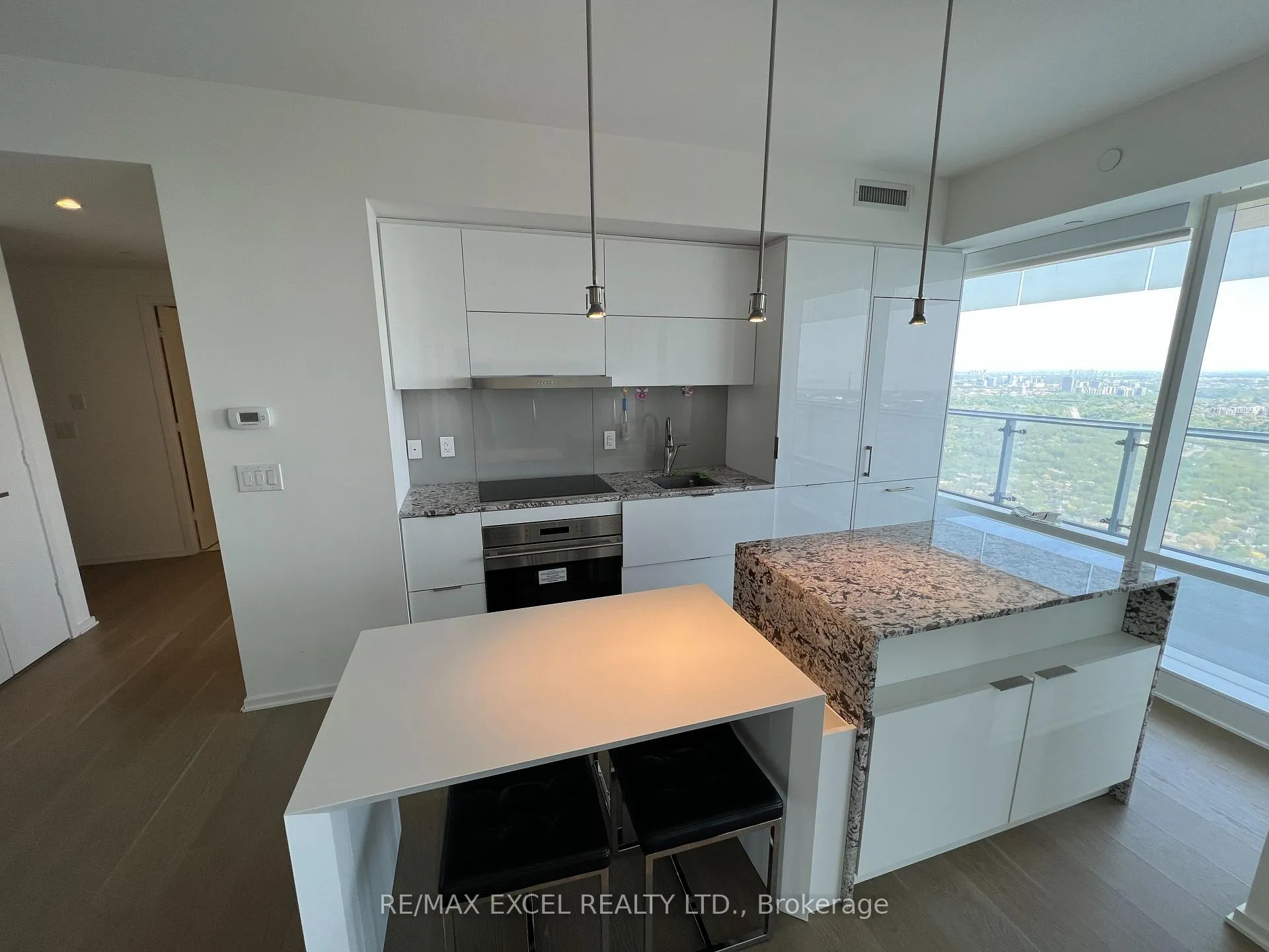 Photo 4 of Unit 7102, 1 Bloor Street E, Toronto, Church-Yonge Corridor — HOMEH