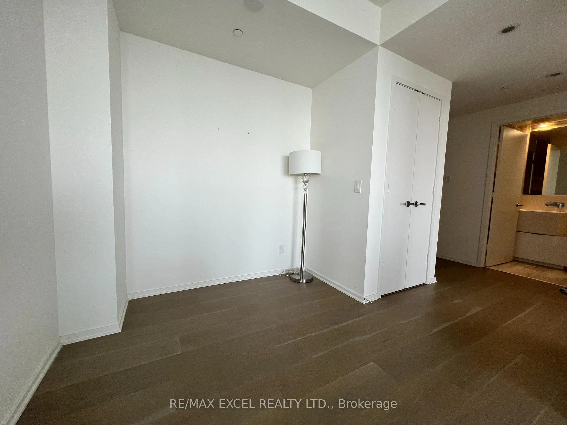 Photo 6 of Unit 7102, 1 Bloor Street E, Toronto, Church-Yonge Corridor — HOMEH