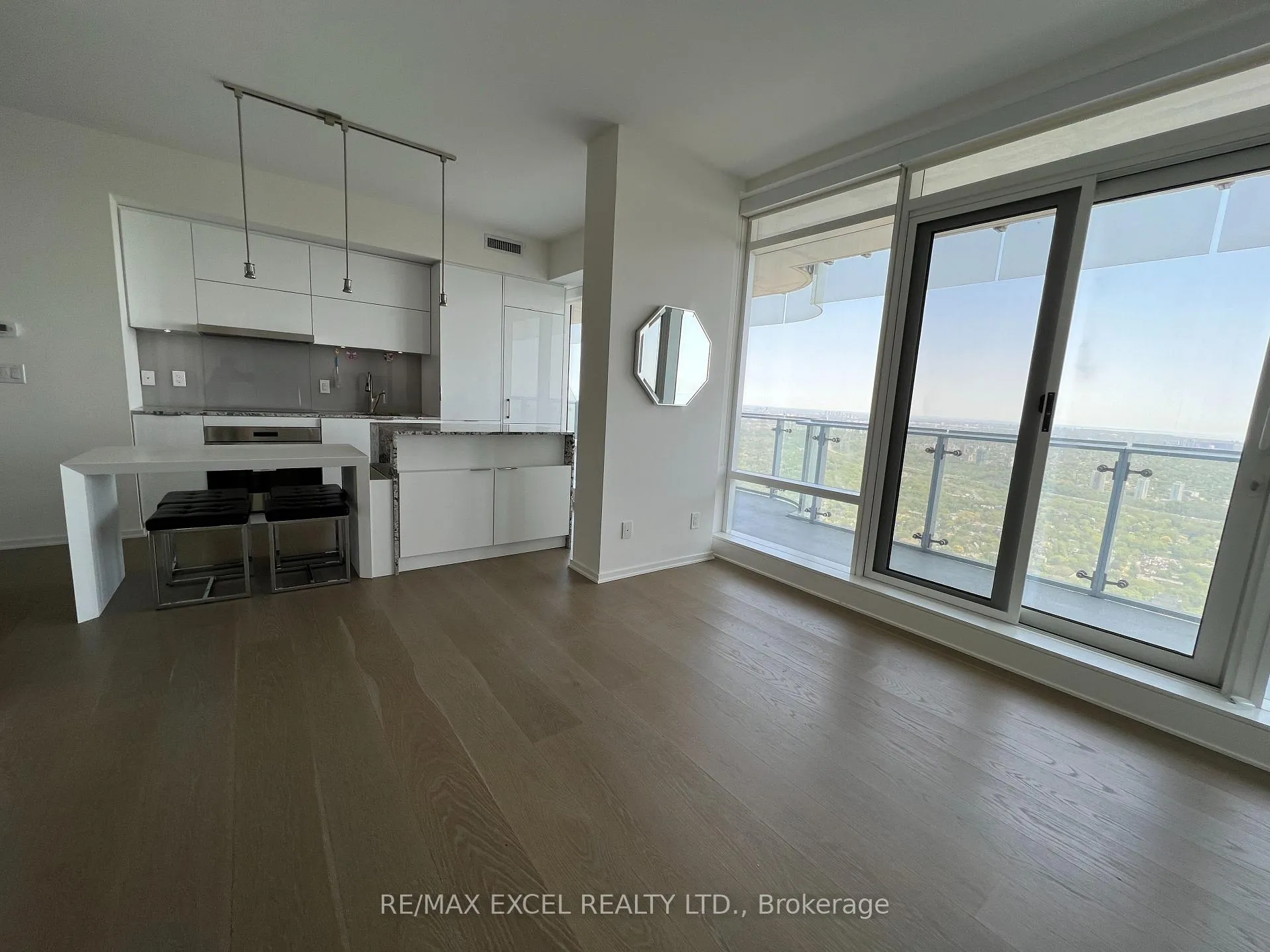 Photo 9 of Unit 7102, 1 Bloor Street E, Toronto, Church-Yonge Corridor — HOMEH