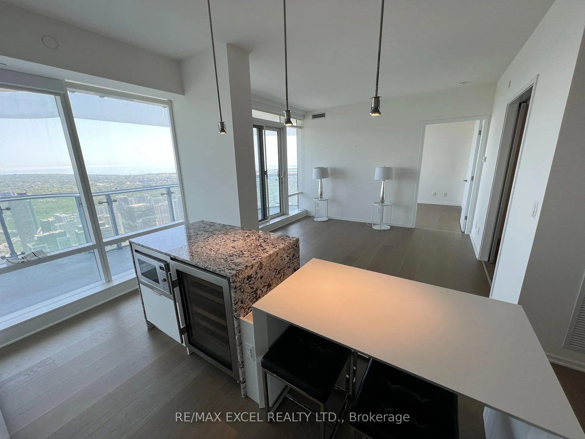 Photo 11 of Unit 7102, 1 Bloor Street E, Toronto, Church-Yonge Corridor — HOMEH