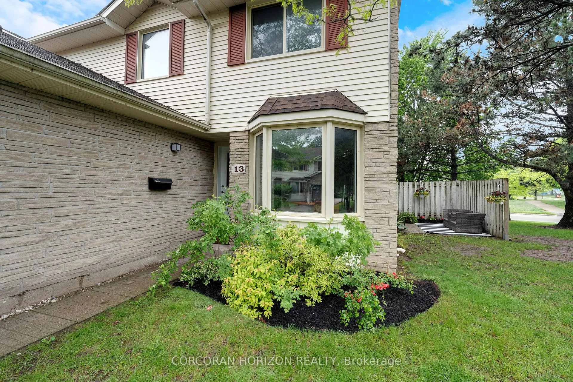 Photo 3 of Unit 13, 476 Kingscourt Drive, Waterloo — HOMEH