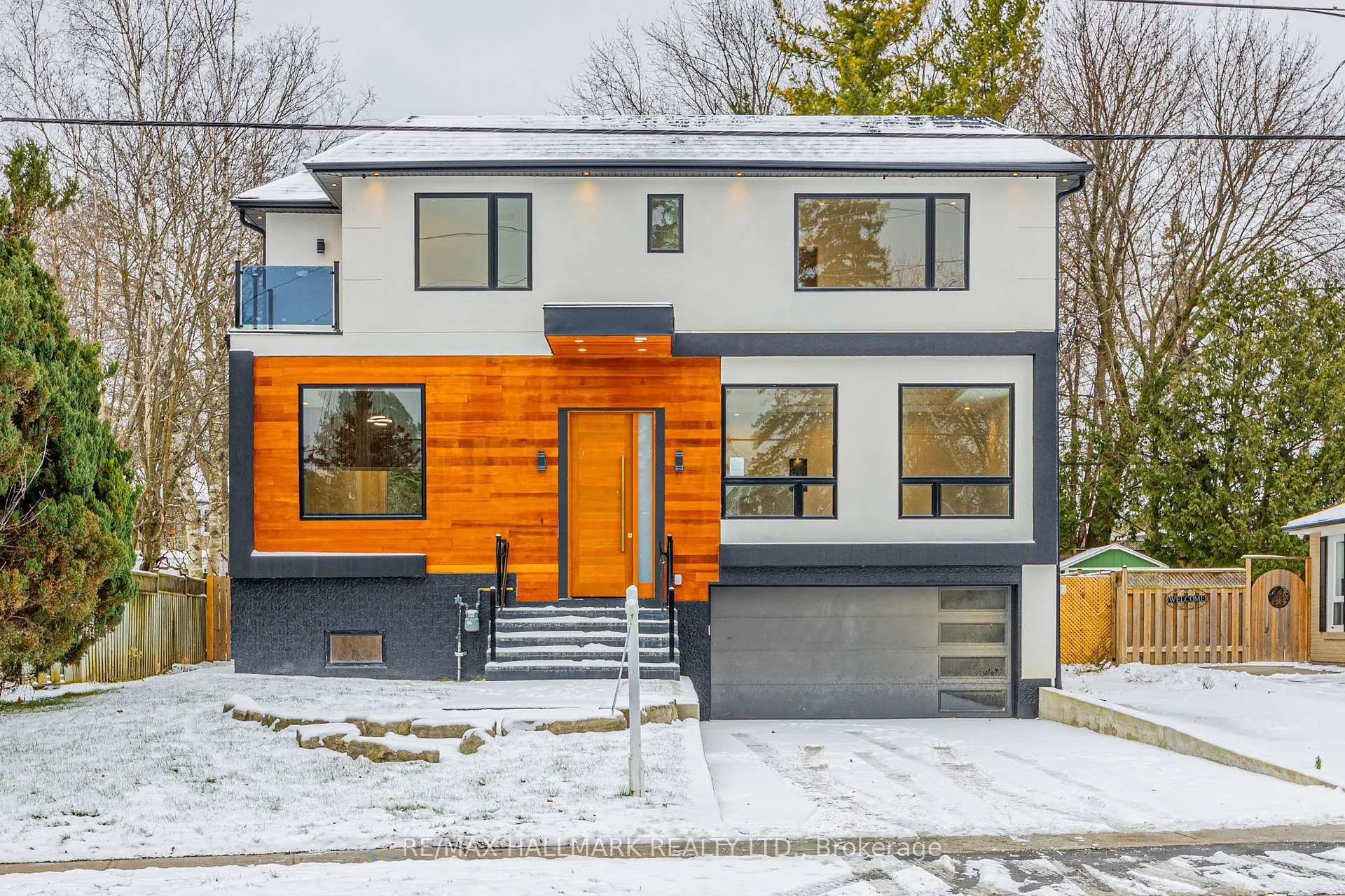 Photo 2 of 69 Aurora Heights Drive S, Aurora, Aurora Heights — HOMEH