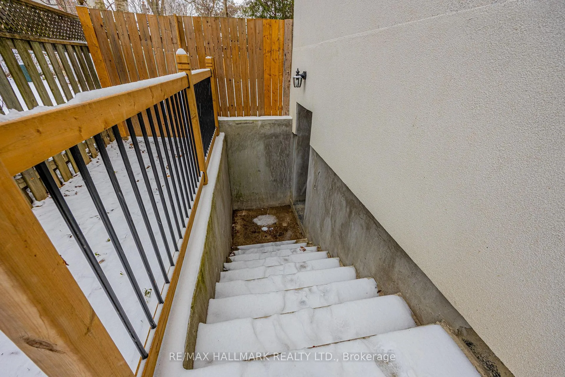 Photo 38 of 69 Aurora Heights Drive S, Aurora, Aurora Heights — HOMEH