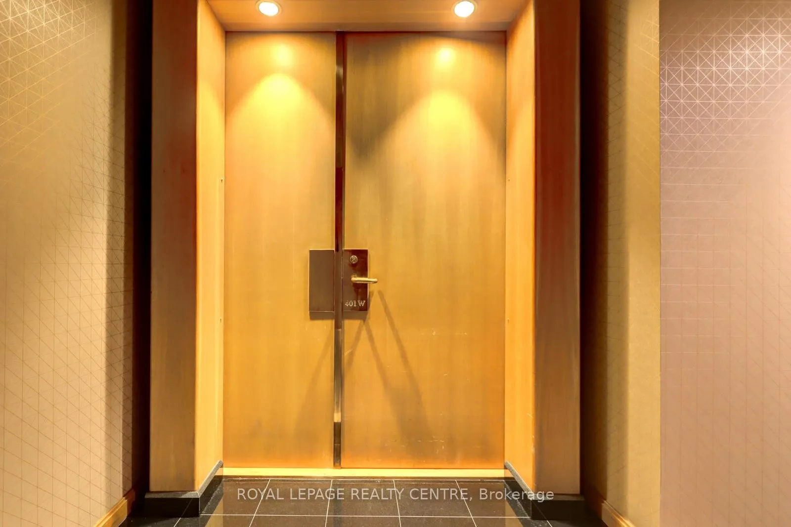 Photo 4 of Unit 401W, 480 Queens Quay W, Toronto, Waterfront Communities — HOMEH