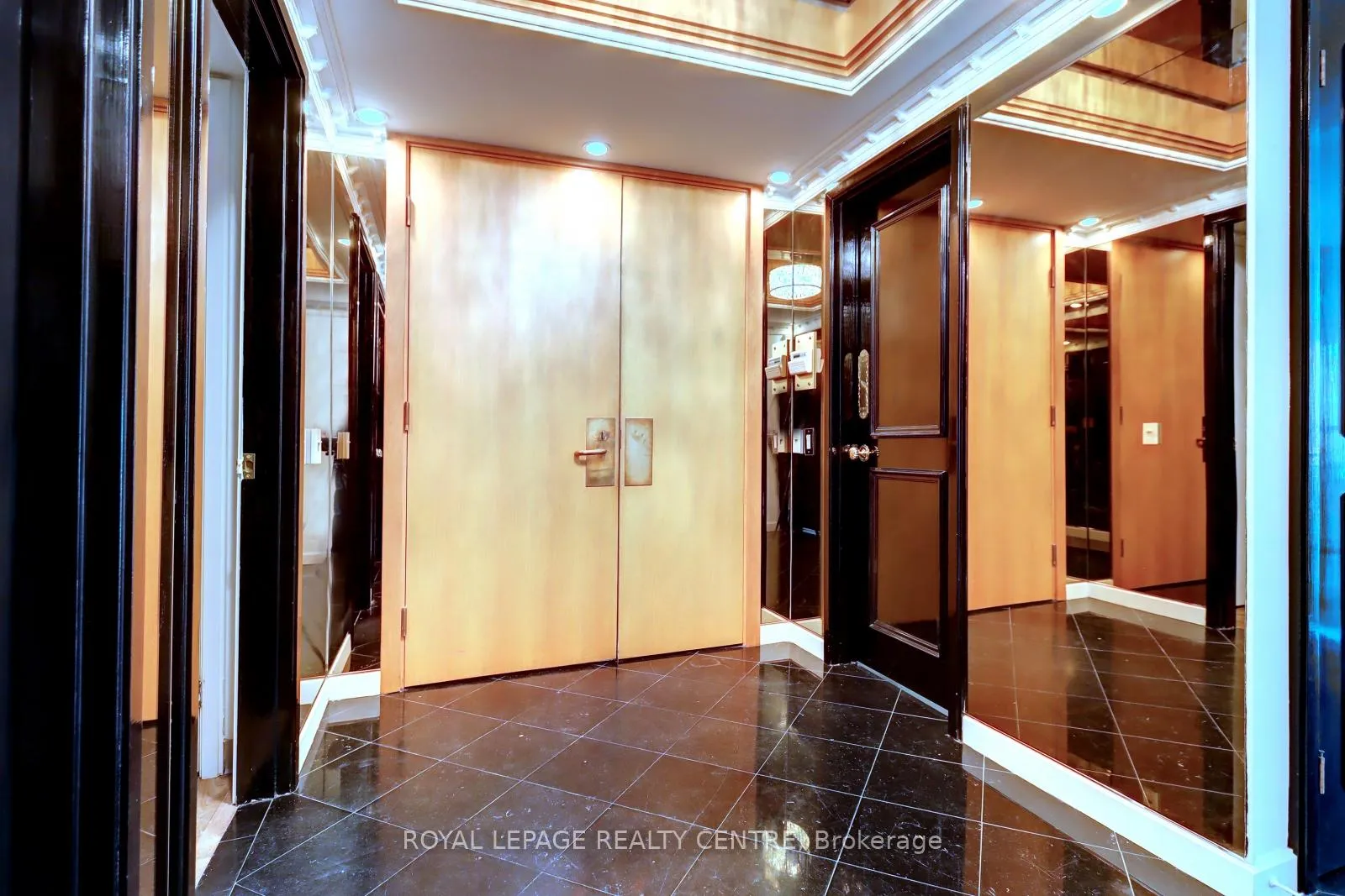 Photo 5 of Unit 401W, 480 Queens Quay W, Toronto, Waterfront Communities — HOMEH