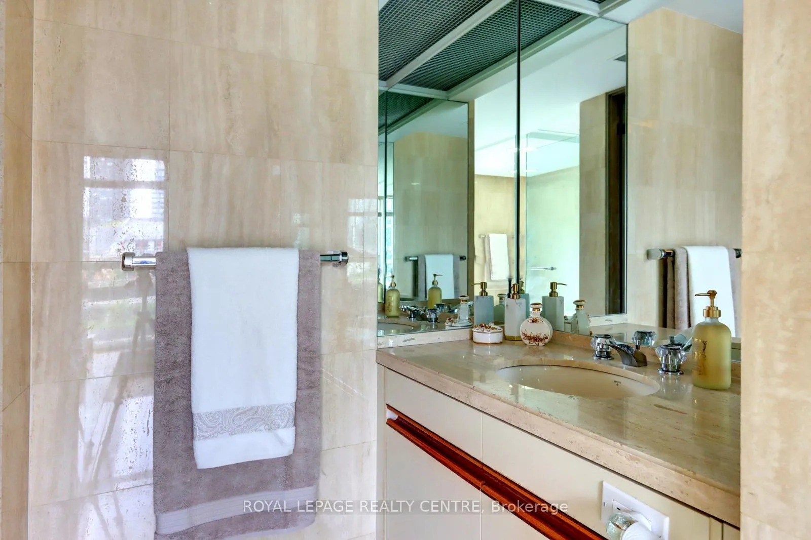 Photo 32 of Unit 401W, 480 Queens Quay W, Toronto, Waterfront Communities — HOMEH