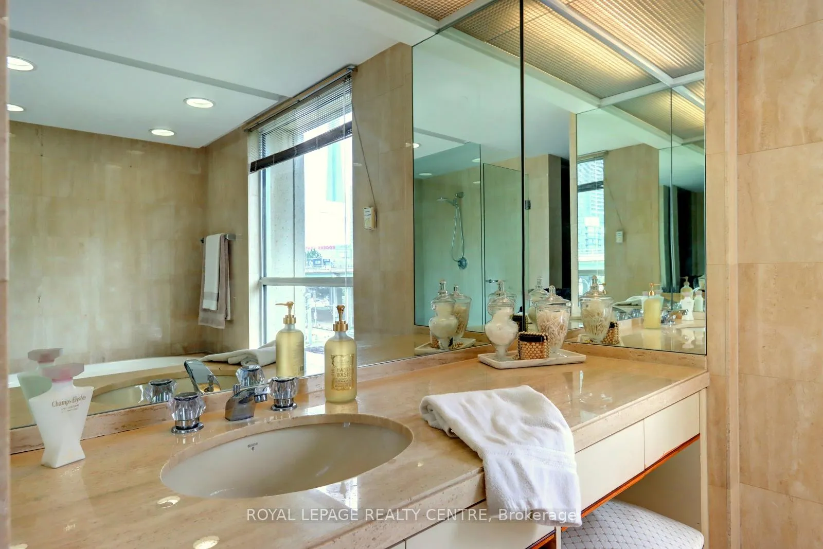 Photo 33 of Unit 401W, 480 Queens Quay W, Toronto, Waterfront Communities — HOMEH