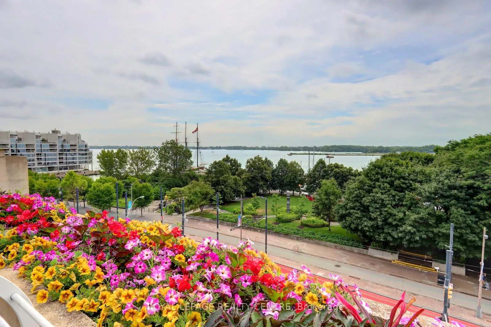 Photo 46 of Unit 401W, 480 Queens Quay W, Toronto, Waterfront Communities — HOMEH