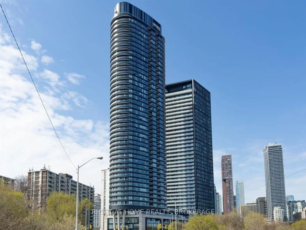 Front of Unit 2617, 585 Bloor Street E
