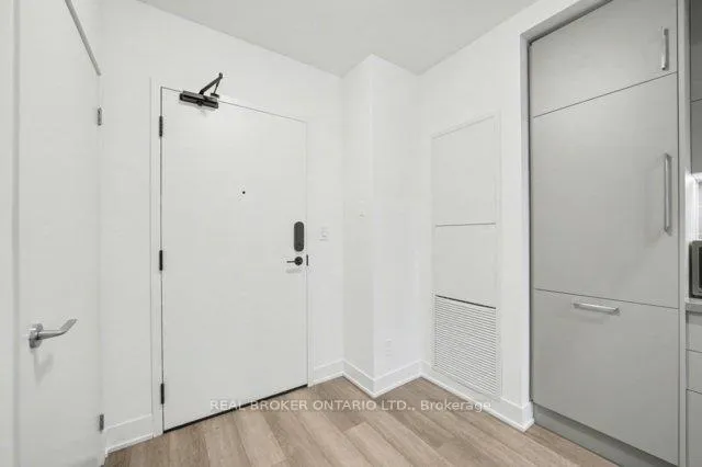 Photo 4 of Unit 921, 56 Andre De Grasse Street S, Markham, Unionville — HOMEH