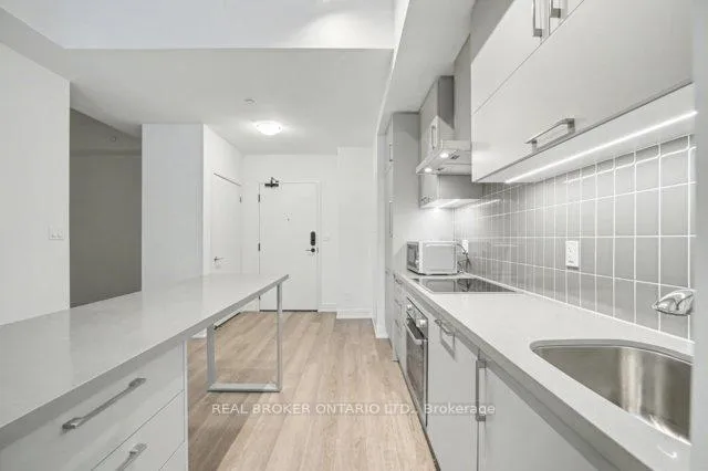 Photo 5 of Unit 921, 56 Andre De Grasse Street S, Markham, Unionville — HOMEH