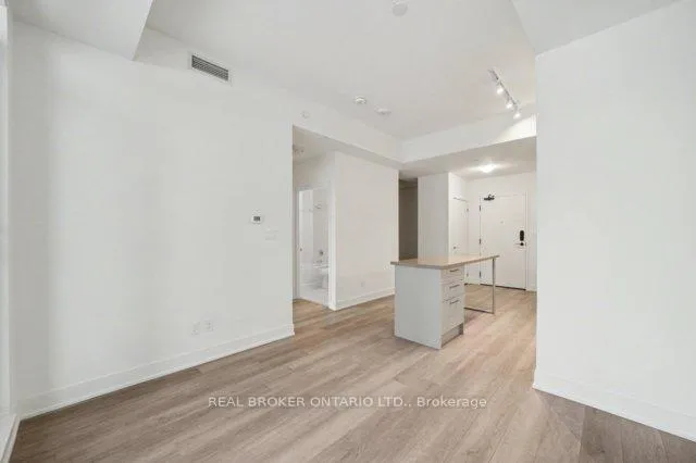 Photo 10 of Unit 921, 56 Andre De Grasse Street S, Markham, Unionville — HOMEH