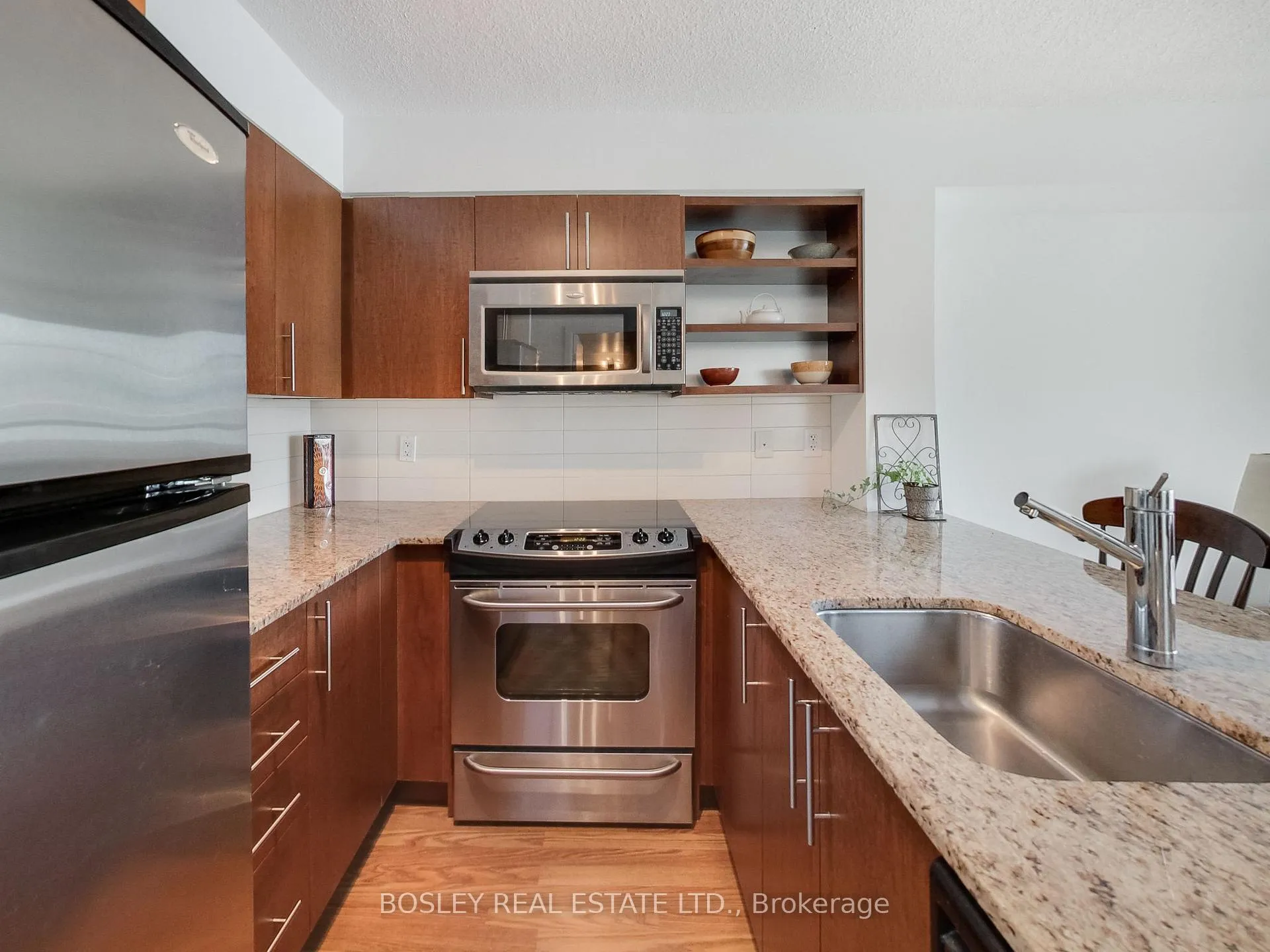 Photo 8 of Unit 1215, 96 St Patrick Street, Toronto, Kensington-Chinatown — HOMEH