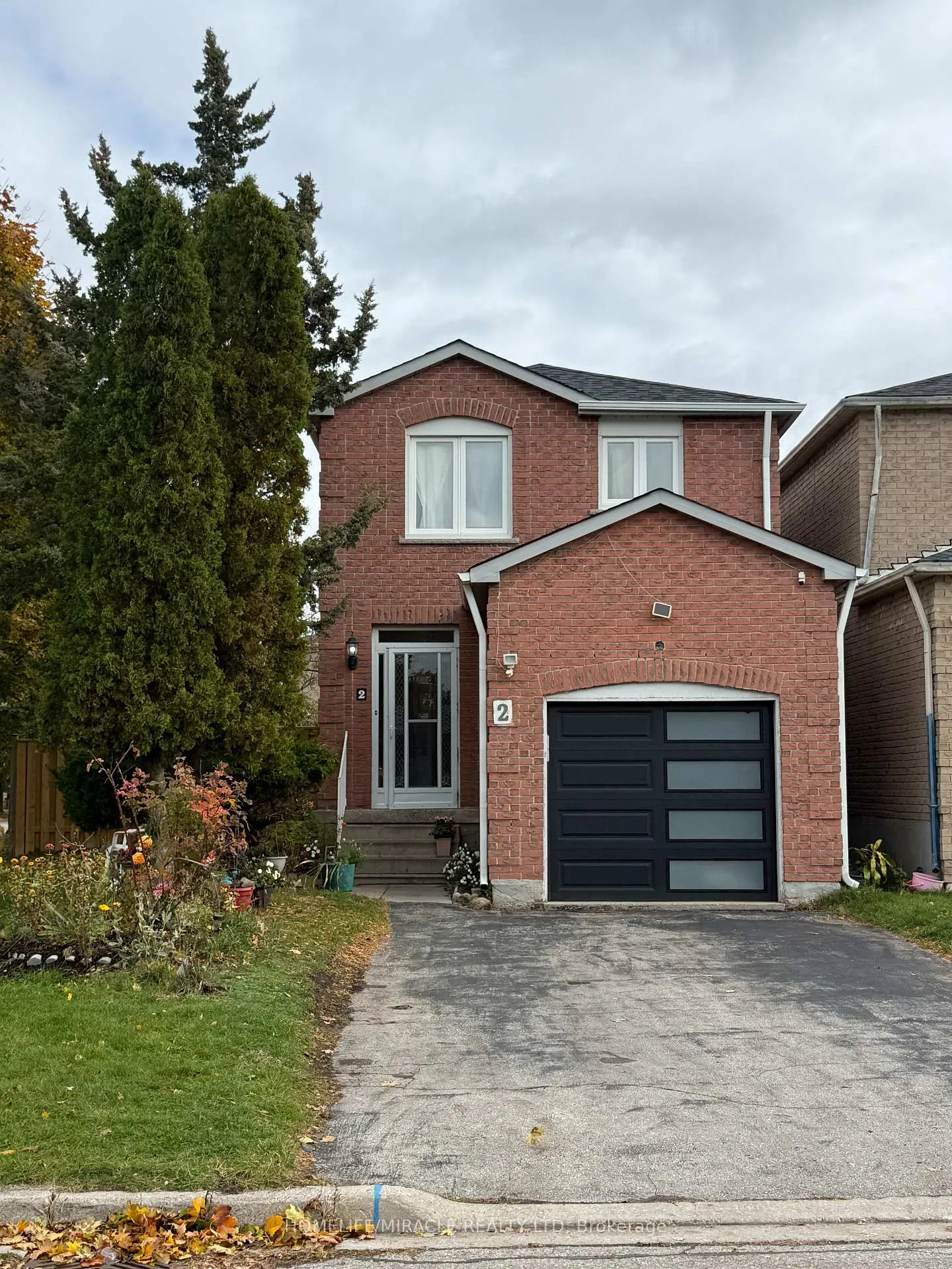 Front of Unit MAIN &SECOND FLOOR, 2 Ketchum Crescent