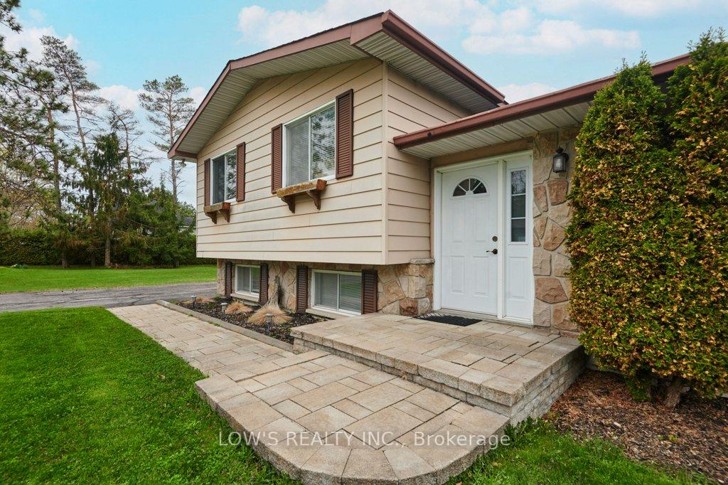 Photo 3 of 774 Burroughs Street, Champlain, L'Orignal — HOMEH