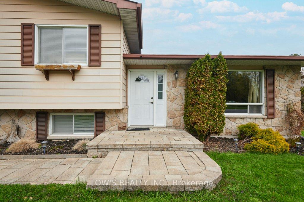 Photo 4 of 774 Burroughs Street, Champlain, L'Orignal — HOMEH