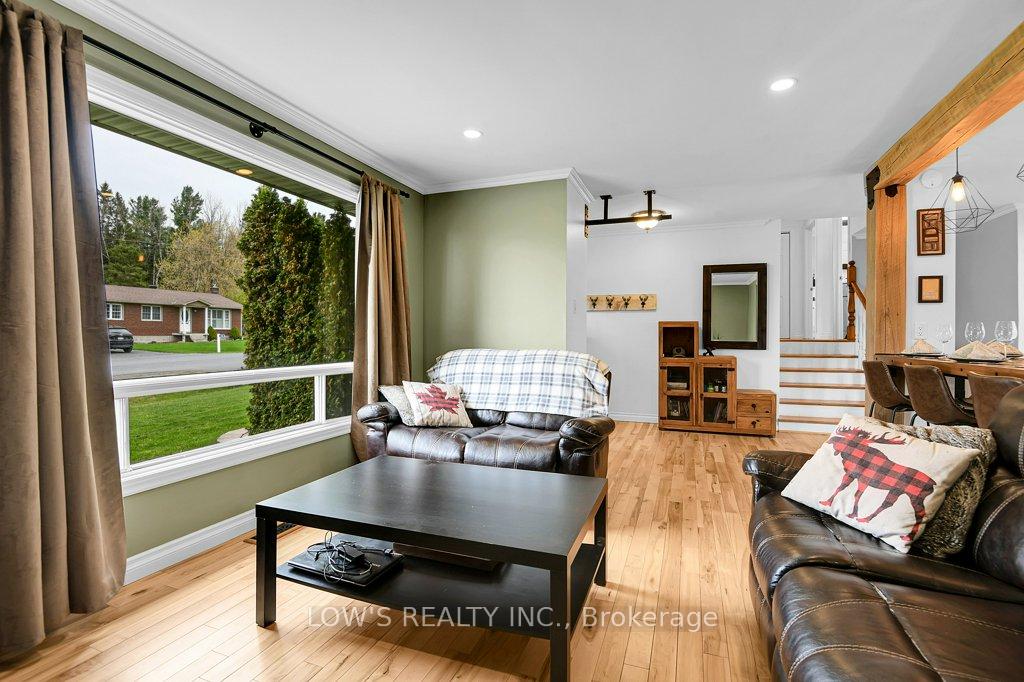 Photo 9 of 774 Burroughs Street, Champlain, L'Orignal — HOMEH
