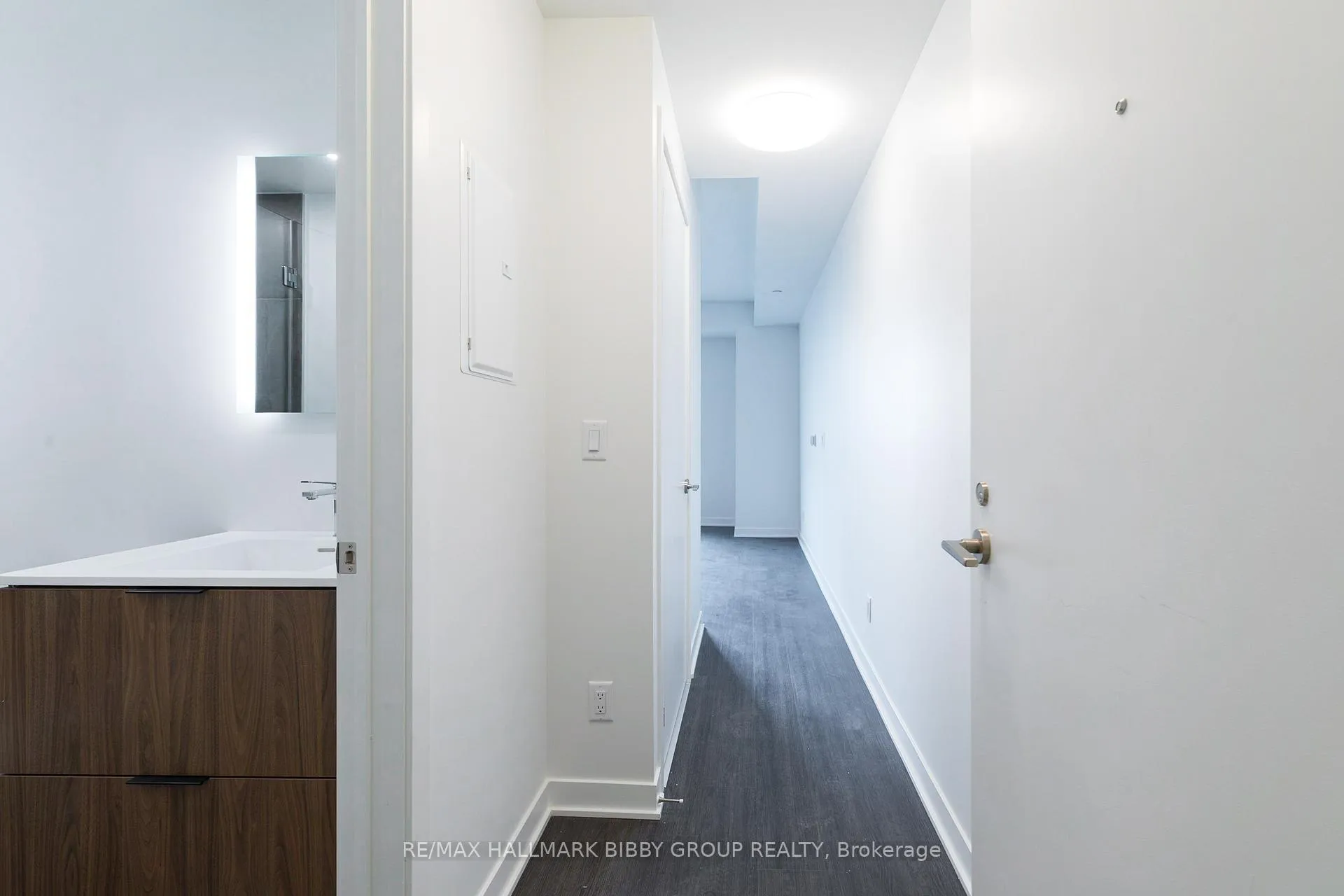 Photo 8 of Unit 607, 185 Alberta Avenue, Toronto, Wychwood — HOMEH